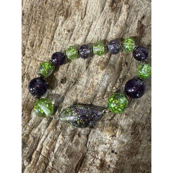 Handmade Purple and Green Resin and Glitter Bracelet and Dangle Earring set - Picture 7 of 7
